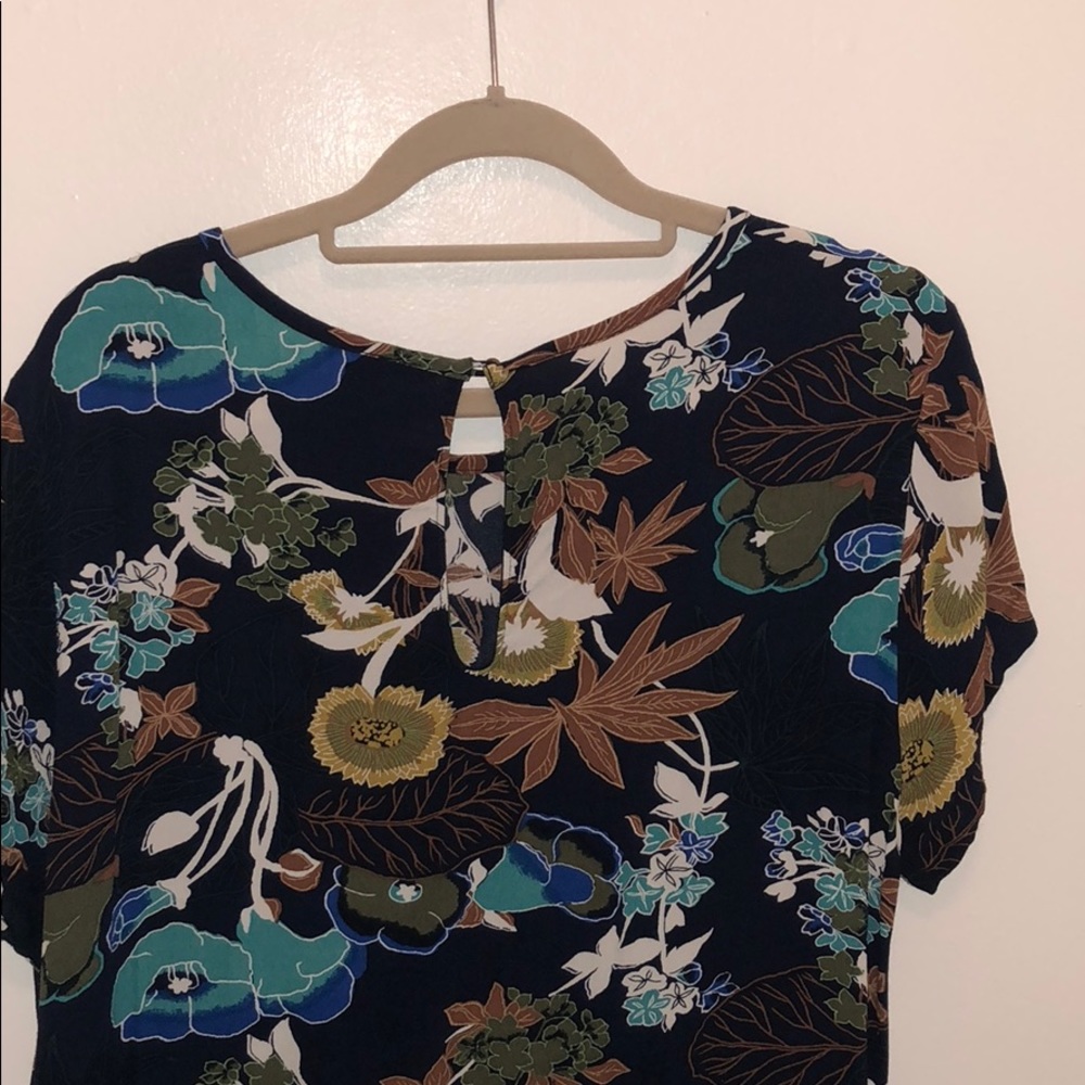 Top - Picture 3 of 3